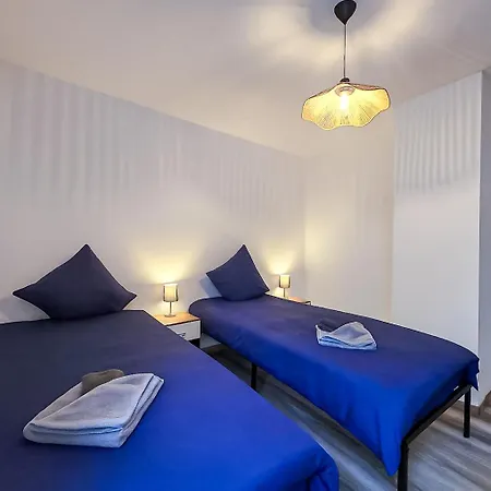 Carlappartement Design, Confort & Parking Prive Iv Apartment *